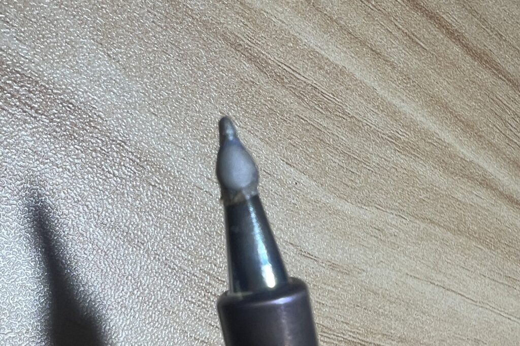 FX-600のこて先を600℃まで上げてヤニが付着した状態