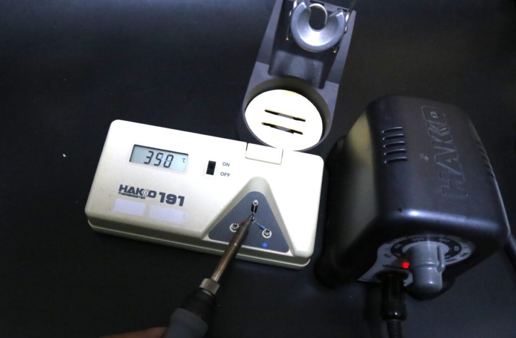 FX-888のこて先温度をHAKKO 191で測ると350℃