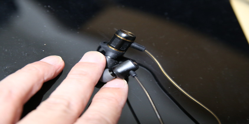 セミワイヤレスピヤホン2 レビュー