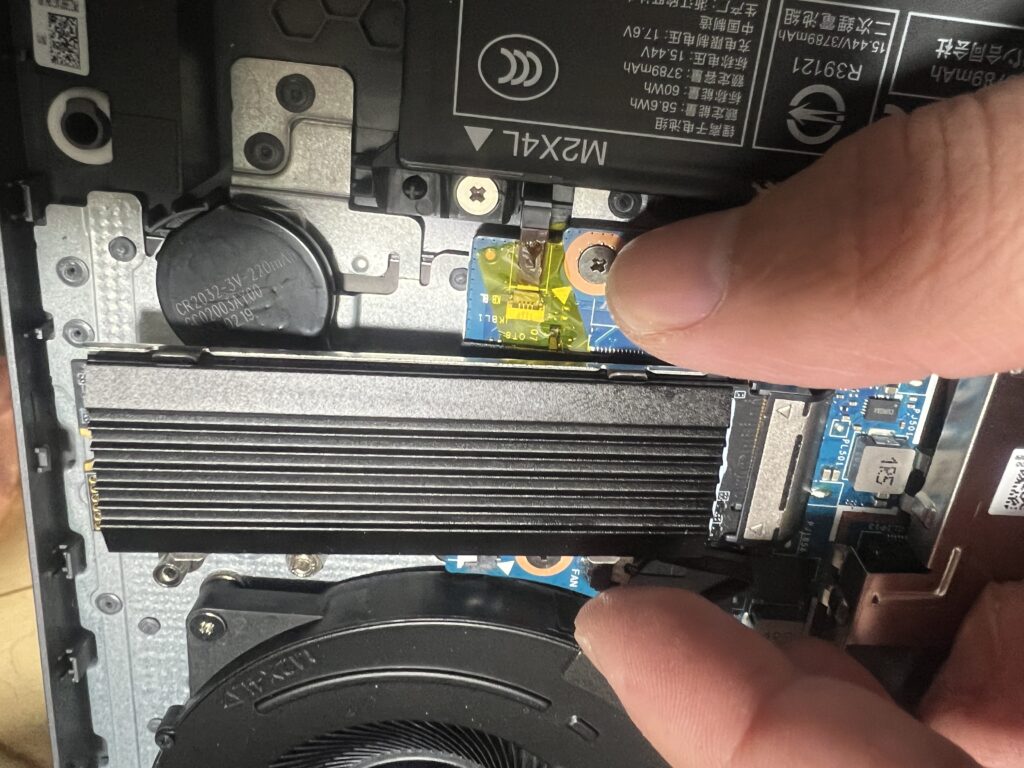 SSDを外す